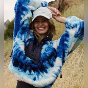 SOLD NWT FREE PEOPLE ROCKY RIDGE PULLOVER 
FLEECE JACKET 💙🖤 Size Small